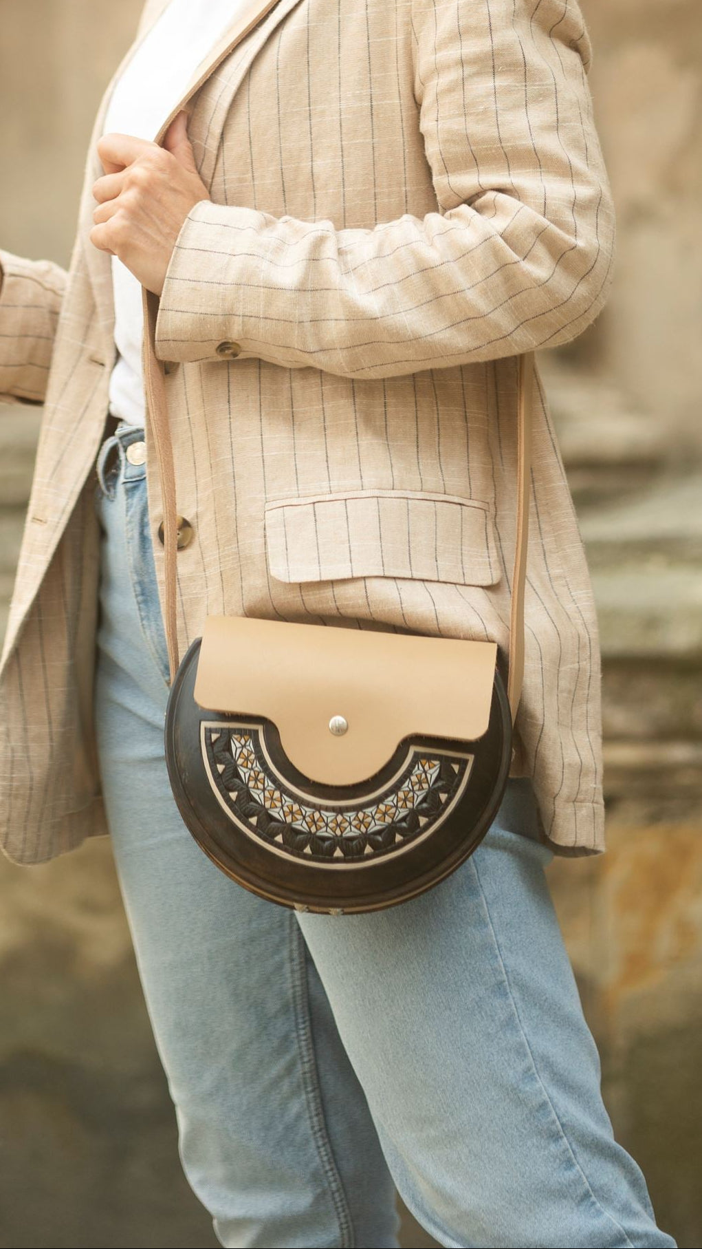 Floral Pattern – Handmade Wooden Handbag (Beige)