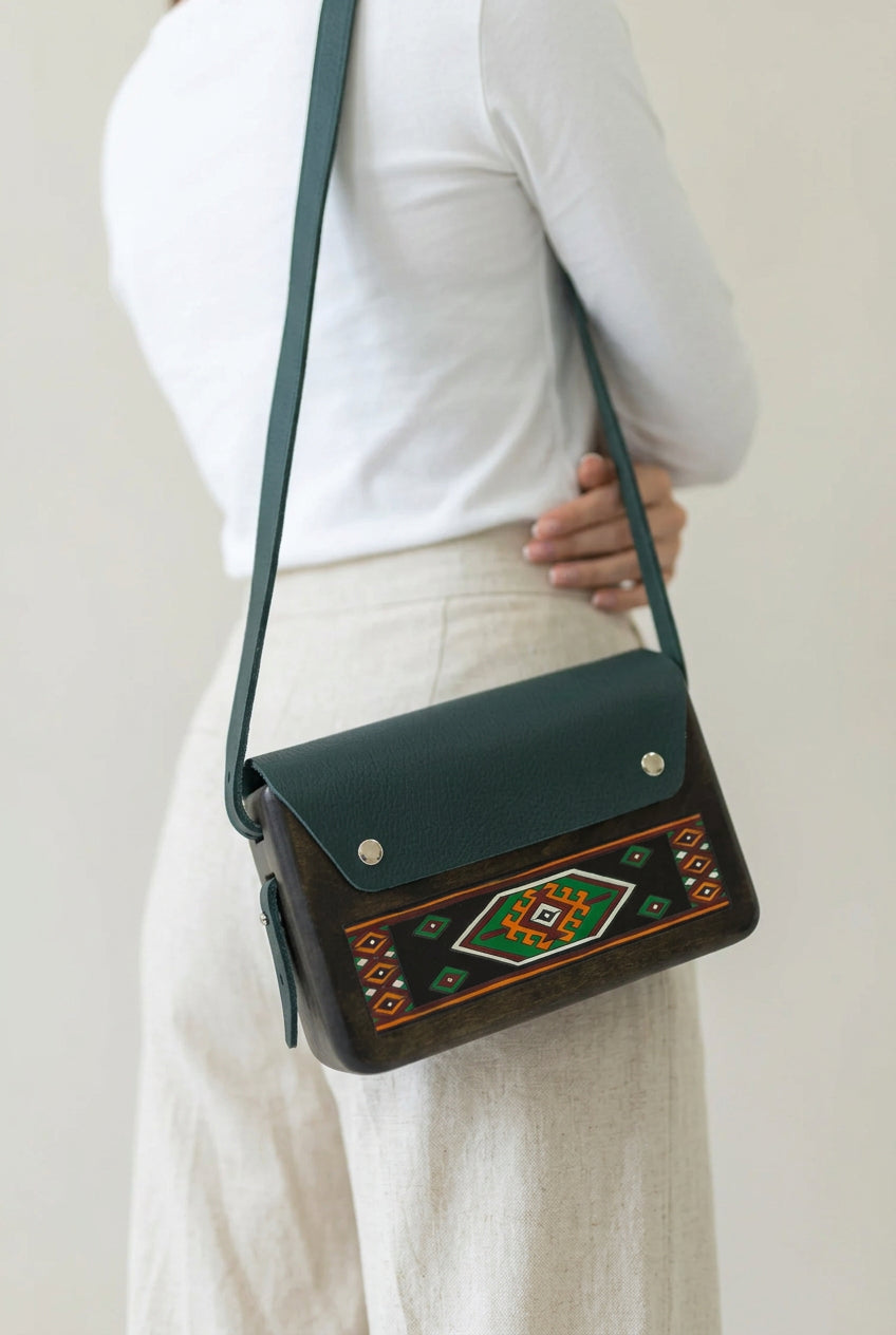 Hearthside – Handmade Wooden Handbag