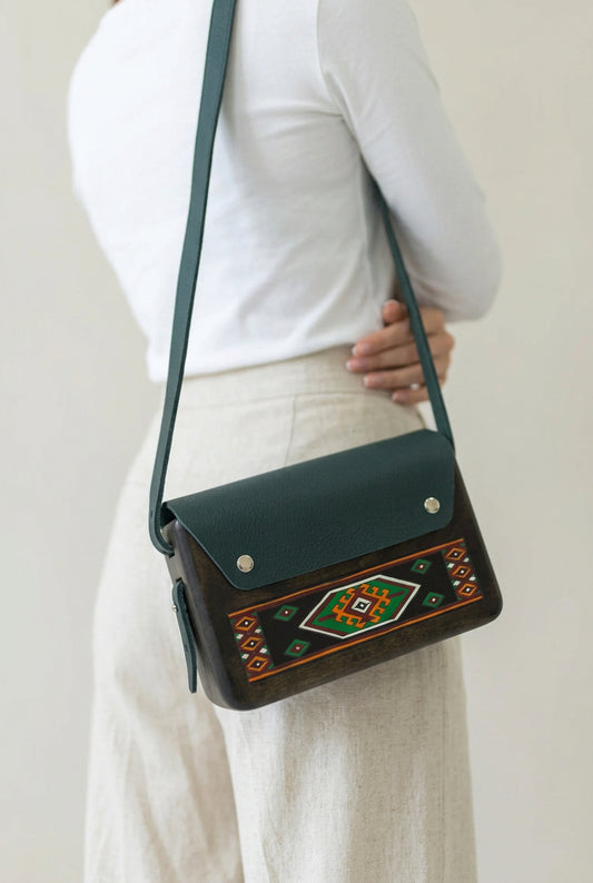 Hearthside – Handmade Wooden Handbag