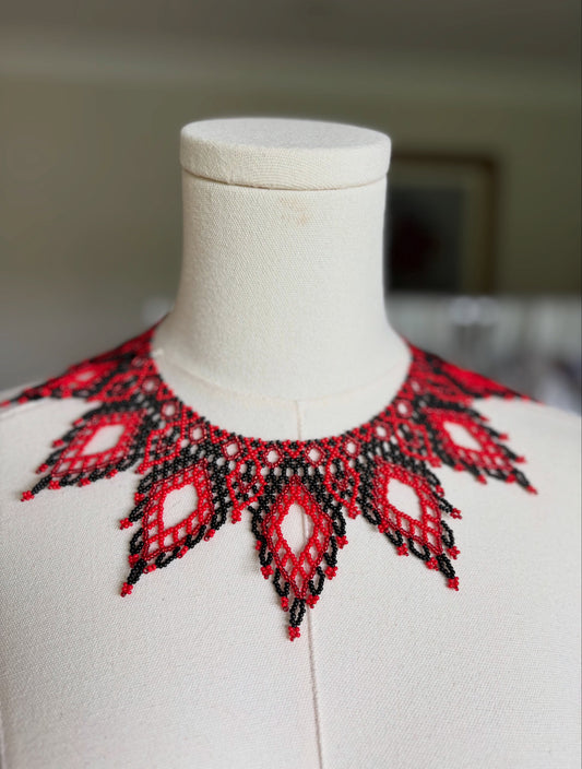 Red and Black Beaded Necklace (Sylianka)