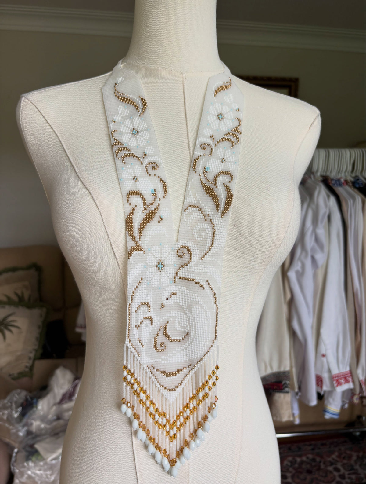 Turtledove White and Gold Beaded Necklace (Herdan)