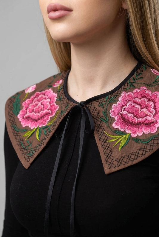Embroidered Peony Collar (Brown)